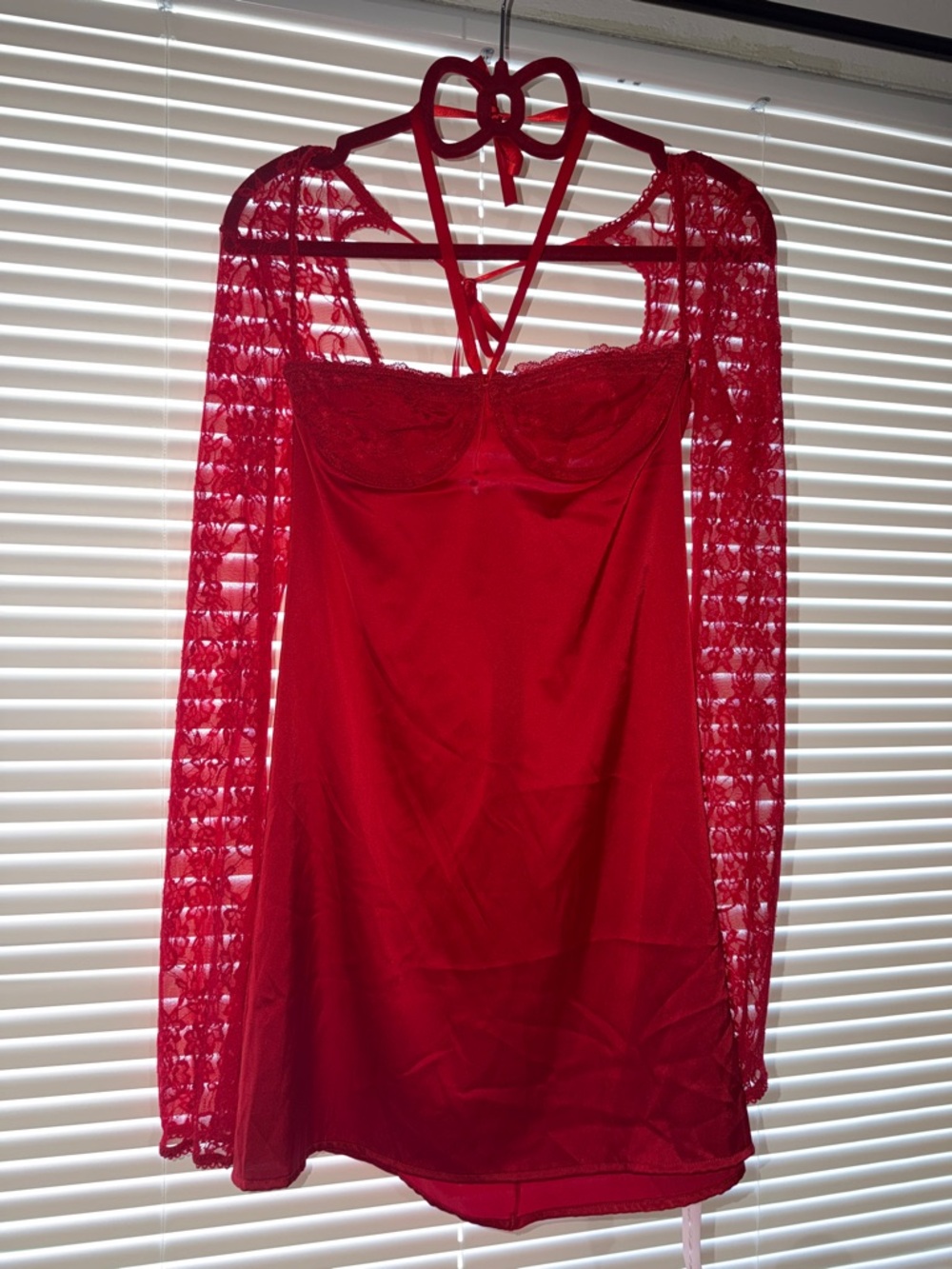 SHEIN Red Lace-Sleeve Sweetheart Mini Dress - Picture 4 of 7